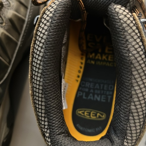 NWOB $219 KEEN
MEN'S TARGHEE III WATERPROOF BOOT - Picture 8 of 12